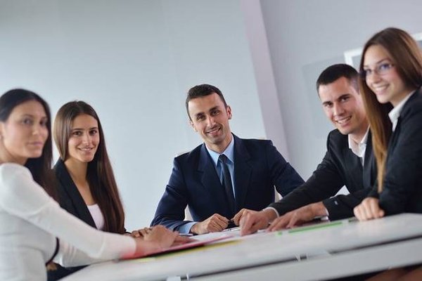 Quelles sont les formations pour accéder à un emploi associatif ?
