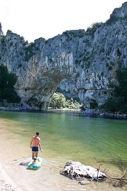 Quelles sont les règles de sécurité à respecter pour pratiquer le canyoning en Ardèche ?